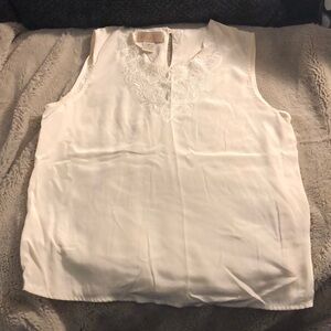🎉4 for $20 Mikado Sleeveless Cream Blouse, size Medium